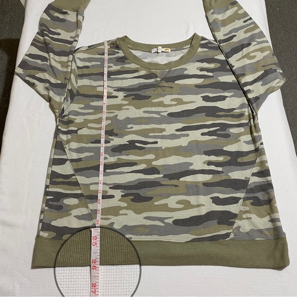C&C California Women Camo Print Sweater Size XL - Picture 14 of 14
